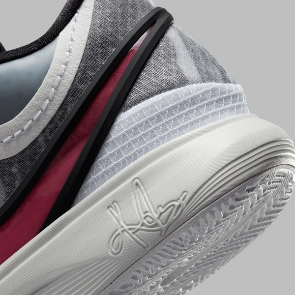 Nike Kyrie 8 “White/University Red” | Size 11.5 Mens | NEW in BOX!!! ❤️🖤 - Picture 8 of 10